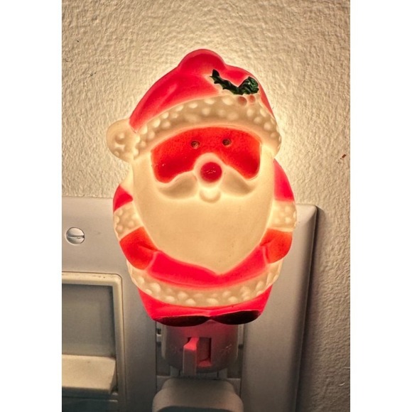 Vintage Santa Clause Night Light Plug In Soft Glow Works - Picture 3 of 3